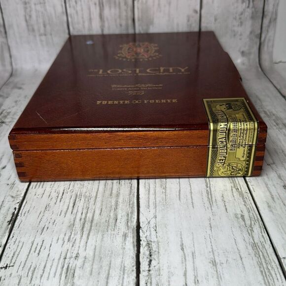 THE LOST CITY Cigar Box Empty Wooden Limited Edition 2011 Double Robusto Fuente - Picture 6 of 10
